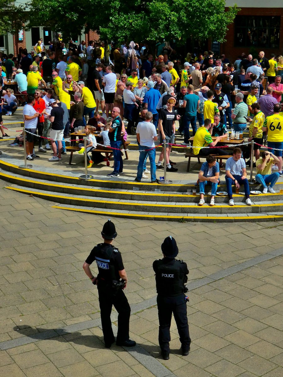 ByNorwich's tweet photo. Norwich vs Spurs https://t.co/pQXVWy17RA