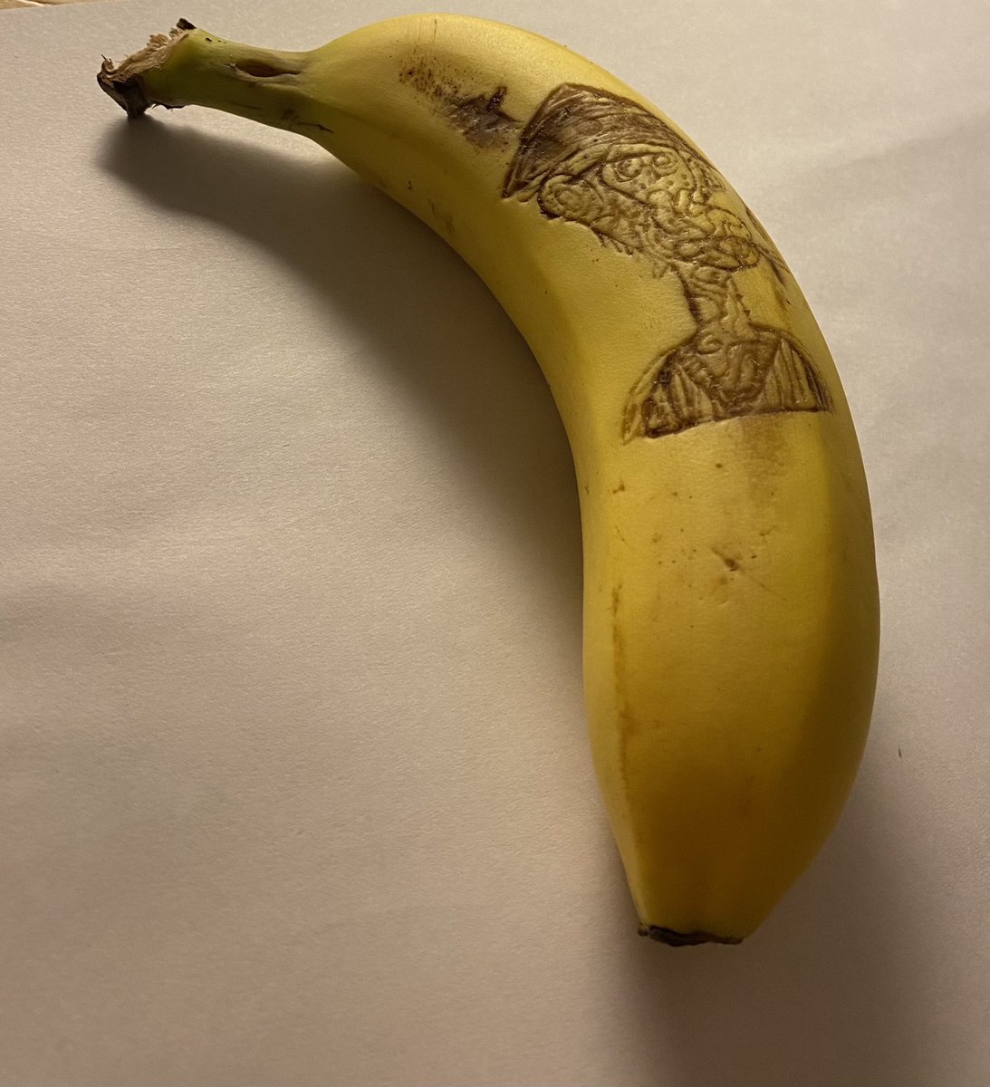 Paul2403P's tweet photo. I carved a @trippinapes in a banana🍌, I hope you like it.🌀🌀🌀 https://t.co/hWUaZ8BiZ9