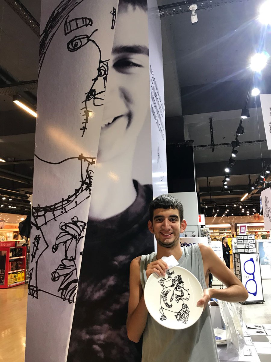 DesignRemo's tweet image. Some duty free shopping? #Remo #NFTArt #NFTCollection #NFTCommunity