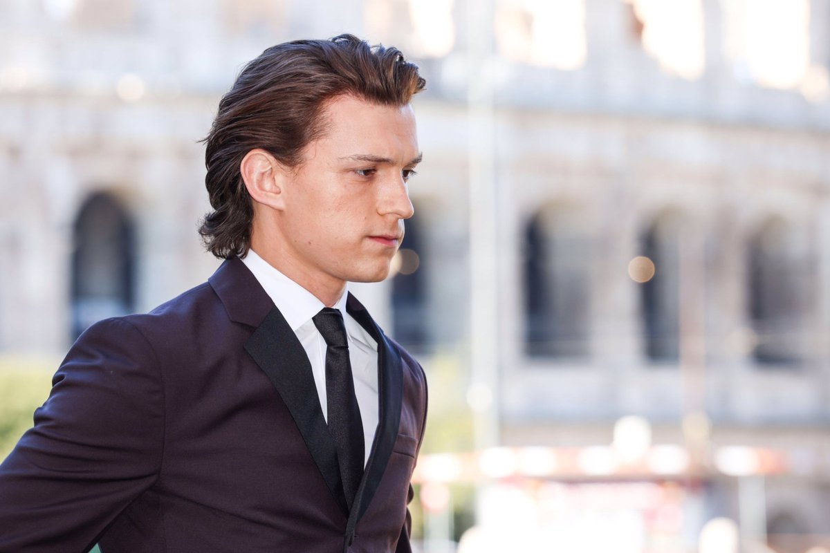 THollandNews's tweet photo. “Tom Holland é uma verdadeira estrela que consegue trazer o público para as salas de cinema.”  – @DEADLINE. https://t.co/qnoXhBeXe2