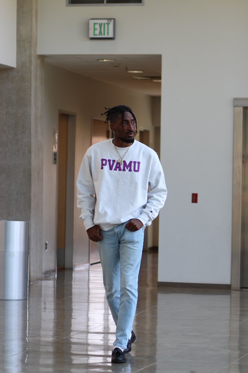 FredoBoogie_'s tweet photo. A successful person creates a life where they can fulfill that purpose. 

✅B.S. in Computer Engineering 
✅ Deans list/ Honors Student
✅N.S.B.E. 
✅CAB
✅Alpha Phi Alpha Fraternity Inc.

🎓 : @FredoBoogie_
🎥 : @RonTheVP https://t.co/Dt7nWfV5XL