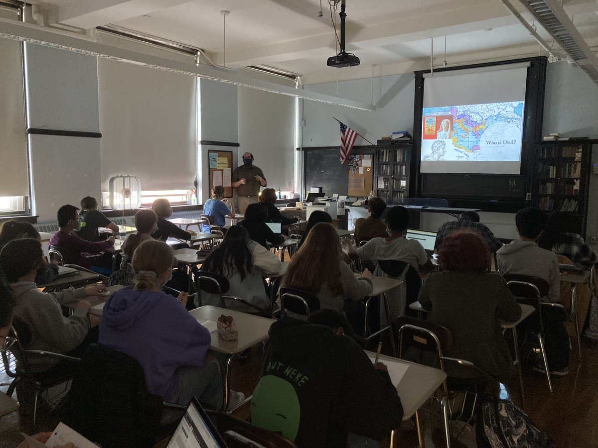 BLS_JCL's tweet photo. Photos from our Symposia series last week! 
Over 200 JCLers came to hear talks about Ovid and Feminism, Animal sacrifices in Ancient Rome, Catullus + his girlfriend, and Greek 101. https://t.co/Ss6tVmLb8K