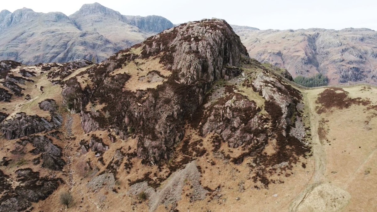 AMountainBlog's tweet photo. Side Pike, one of my favourite places to visit. 

It stands next to Blea Tarn. Between the peaks, the tarn, and the small woodland - it’s a fantastic place to spend the day. 

#SidePike #BleaTarn #LakeDistrict #Hiking #Adventure https://t.co/gfehs2gBcD