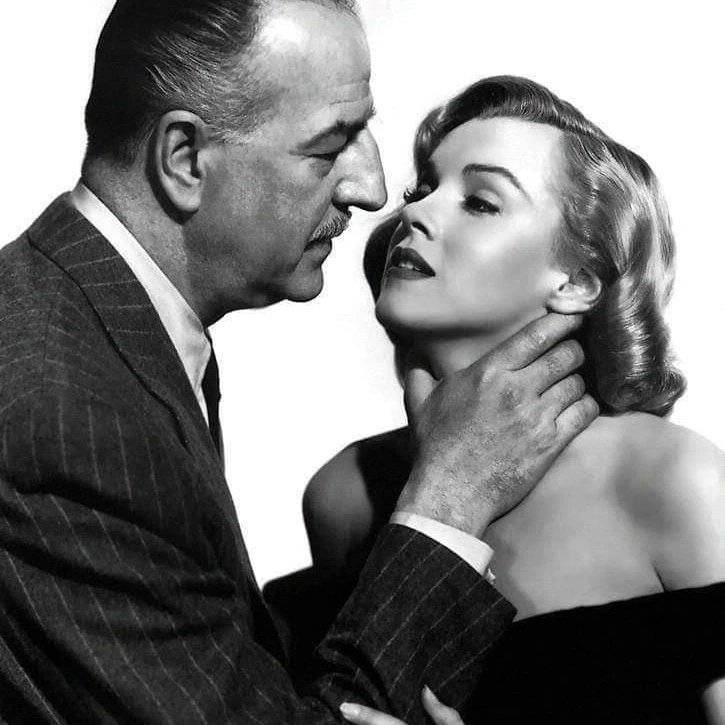chris13700m's tweet photo. #marilynmonroe #clubpassionmarilyn #1950 #theasphaltjungle #quandlavilledort #angelaphinlay #johnhuston #affiche #louisc https://t.co/XT9DYkj3H4