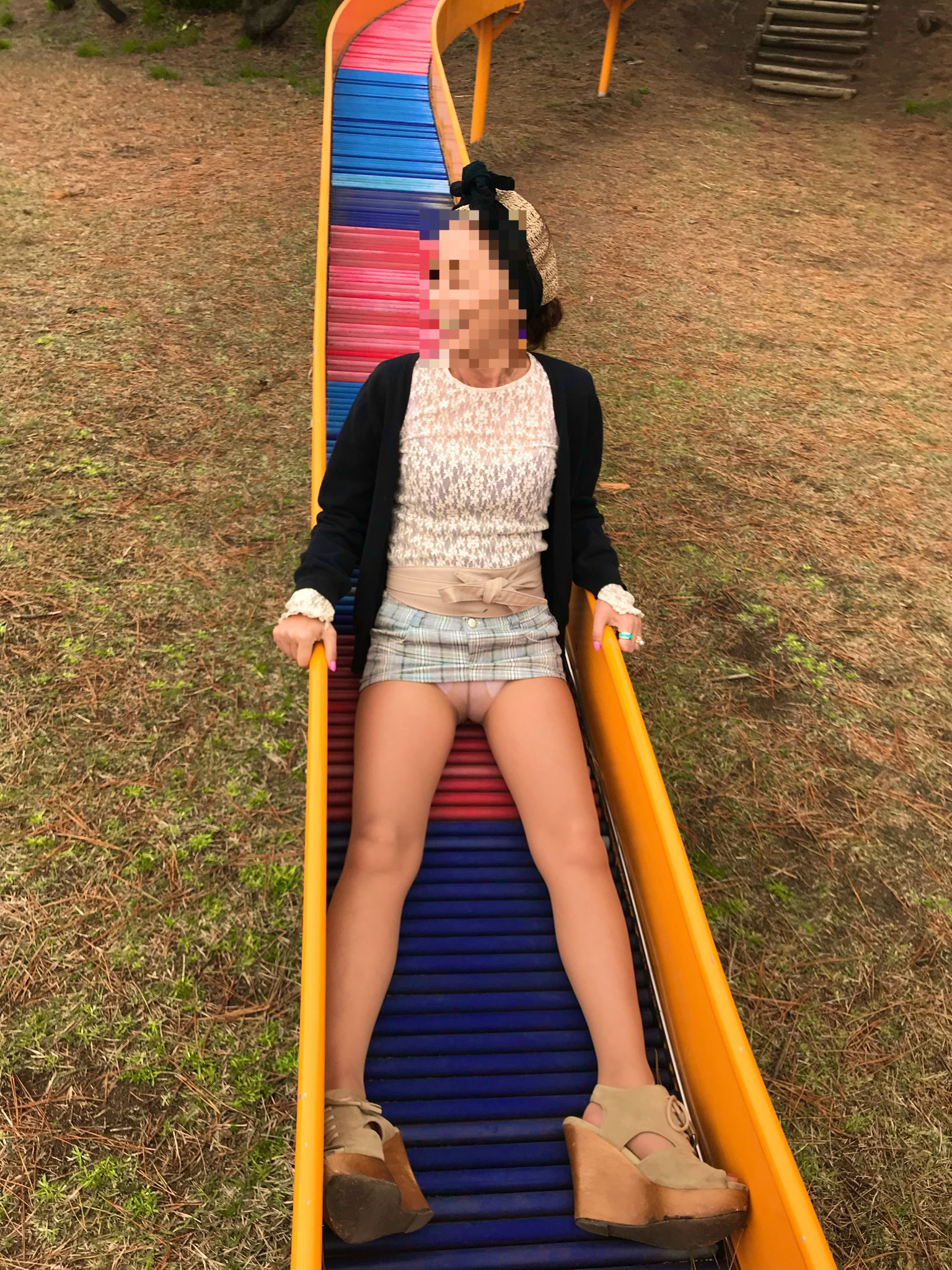 滑り台　パンチラ 