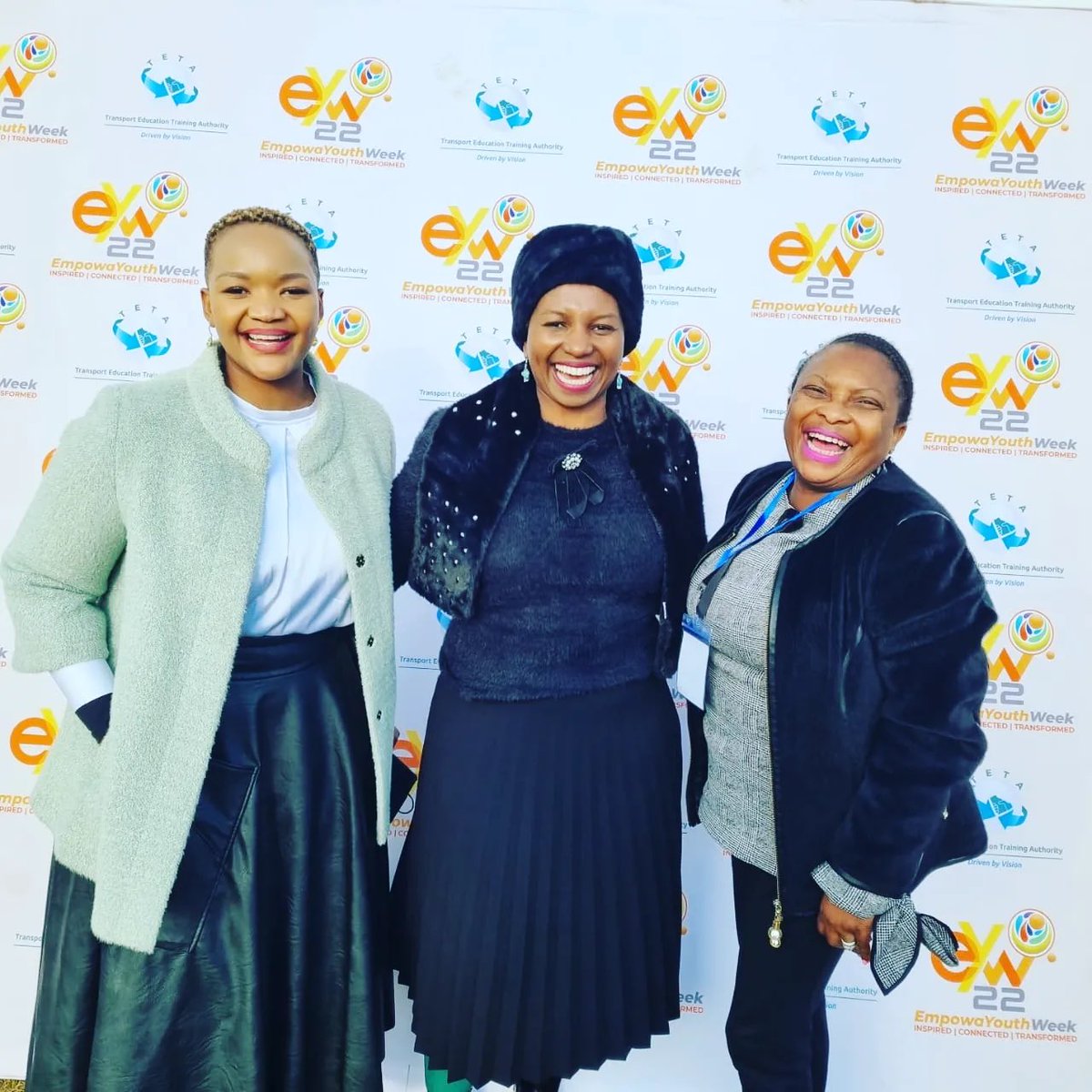 lamphephethe's tweet photo. Successful launch of #EYW2022. Well done @EmpowaYouth. Great #ChairmanConversation. When likeminded good souls come together,magic happens #LetsGetOurYouthEmployableAndEmployed #ThankYou @SimphiweMasiza @TheGGDA @CathyMohlahlana @nkosi_milton https://t.co/BLf9qqNt61