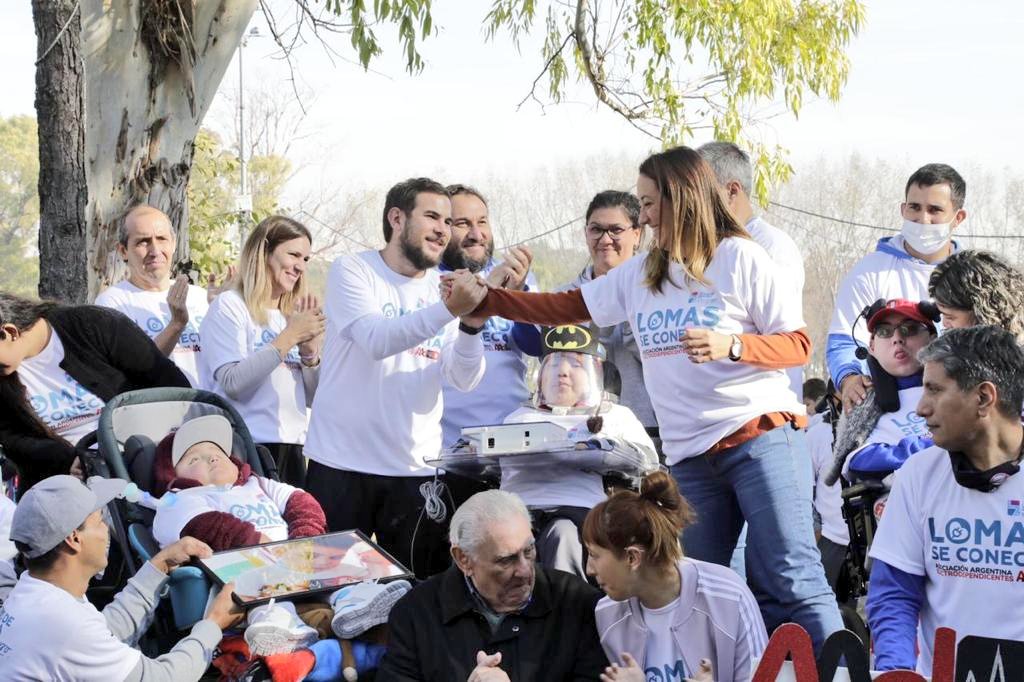 marinalesci's tweet photo. ❤️🔌 | Haciendo visible lo invisible.
Hoy se corrió la Maratón #LomasSeConecta con el propósito de concientizar sobre las personas electrodependientes.
@minsaurralde https://t.co/BcIGMCJduC