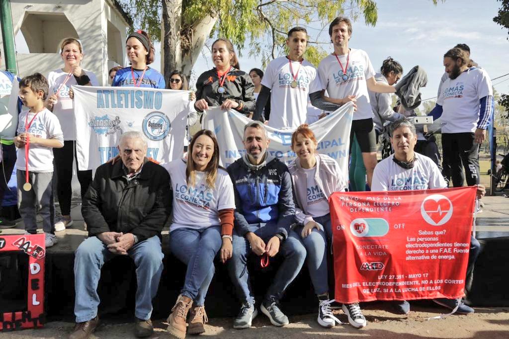 marinalesci's tweet photo. ❤️🔌 | Haciendo visible lo invisible.
Hoy se corrió la Maratón #LomasSeConecta con el propósito de concientizar sobre las personas electrodependientes.
@minsaurralde https://t.co/BcIGMCJduC