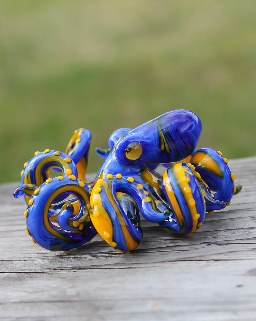 A_aphrodisia's tweet photo. Octopus Glass Sculpture Ukraine Flag Colors by Ukrainian Artist Nikita Drachuk 
Available Here : https://t.co/mbFY3xtvYF https://t.co/mm3gWe8dkJ