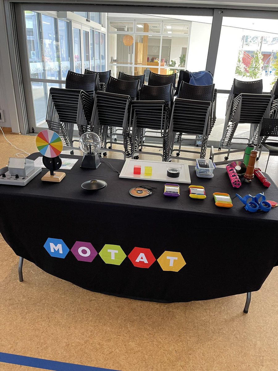 HopeGriffin_'s tweet photo. Woohoo @MOTAT_NZ are here at @StonefieldsSch #handson #science #nzedchat https://t.co/hPl3ktK2LC