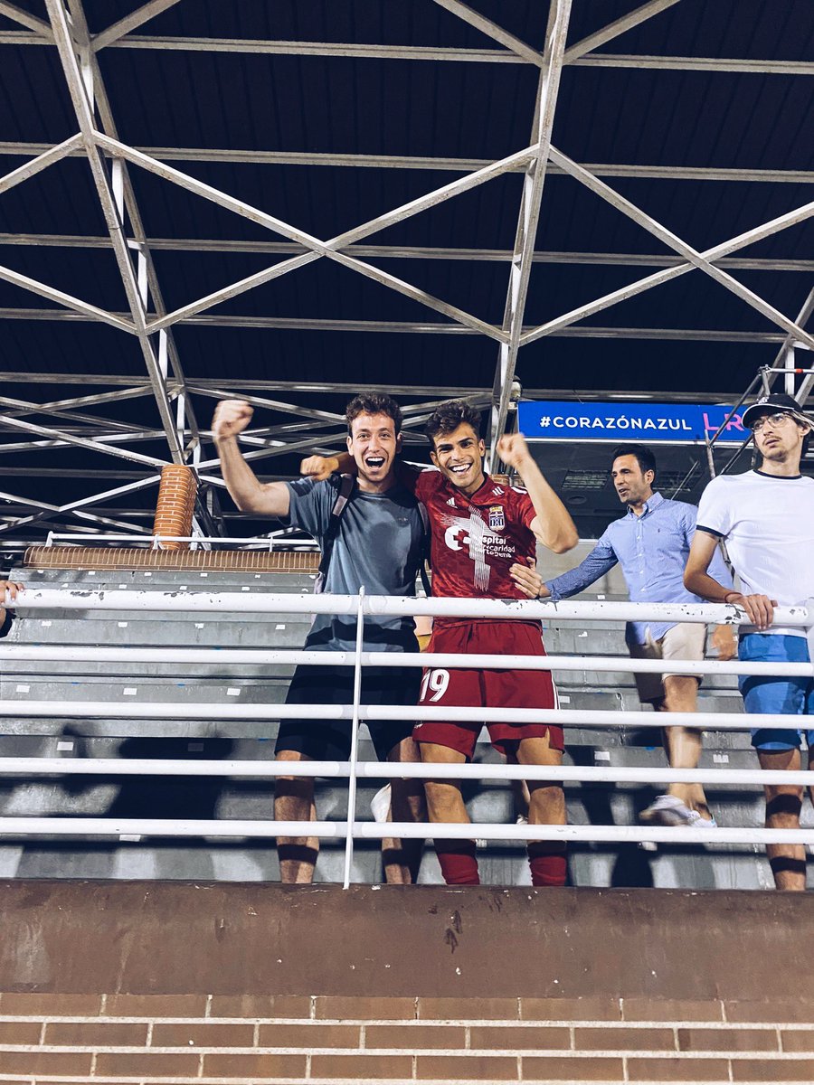 rodrygolismo's tweet photo. Nadie se merecía más este ascenso y de esta manera!!!! El trabajo SIEMPRE da sus frutos. Enhorabuena hermano a volarrrrr🚀🚀🚀🚀🚀🚀 @DaniAlbiar https://t.co/K8ONvmmxol