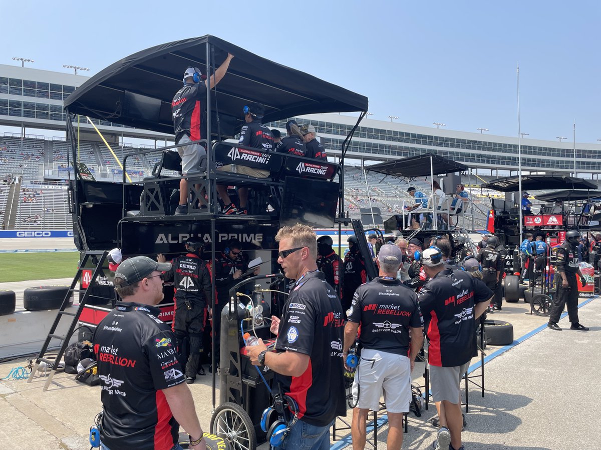 MarketRebels's tweet photo. Honored to have hosted Veterans and Military families as guests of @RallyforValor for #SRS250 @TXMotorSpeedway, honoring their service and sacrifices. Thank you @rirvinefound @NavySEALfnd @SEALLegacy @TeamAlphaPrime @TommyJoeMartins for your support. @StefanParsons_ https://t.co/N1aajm7STs
