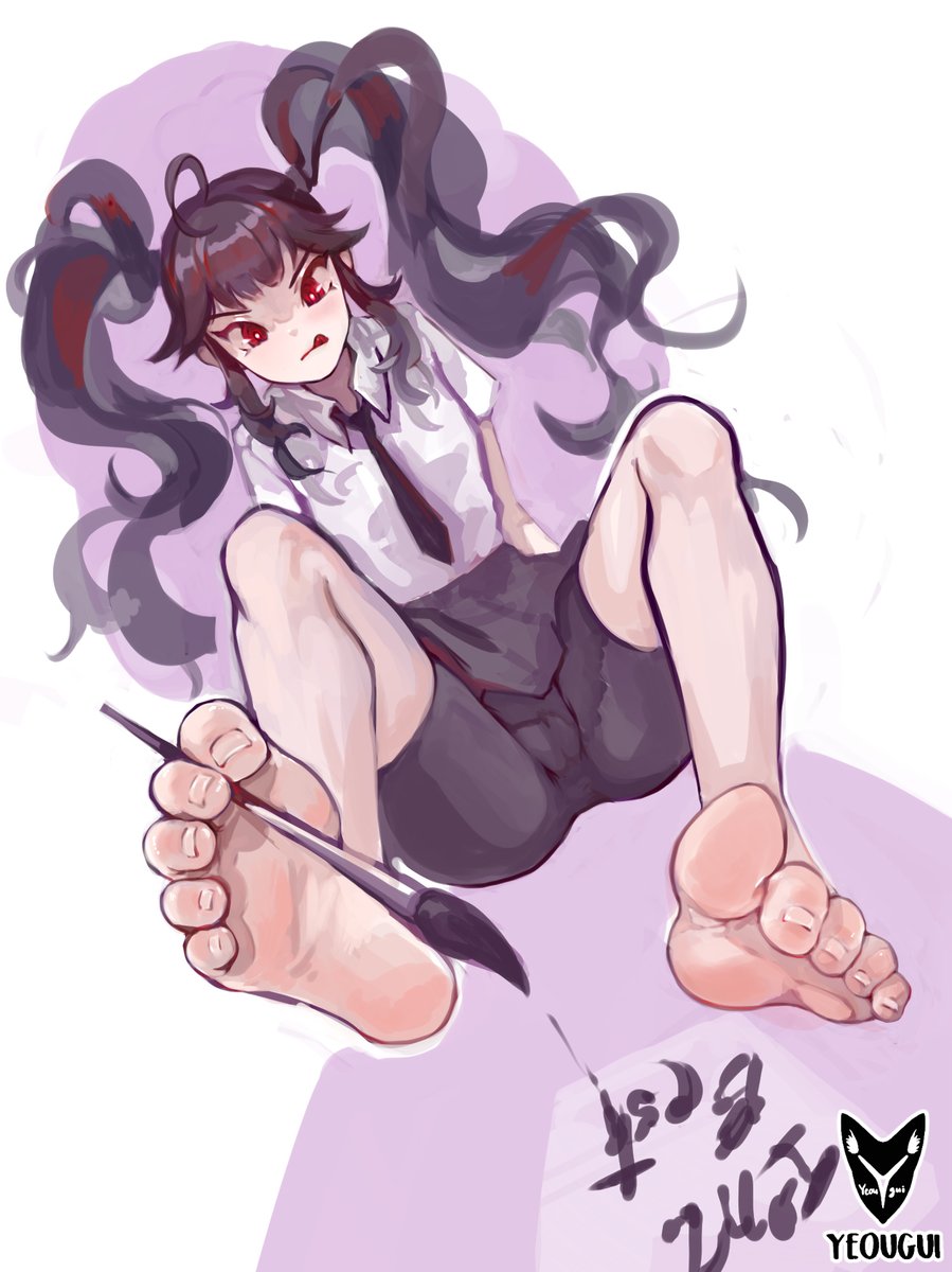 yeougui's tweet photo. Dami x Mephi 

What does a succubus queen do when she's reached the highest ranks of hell? Well, she starts having fun of course! She may be a master at seducing men, but when it comes to controlling her feet she has a lot to learn~ https://t.co/MUi0MEtfjj
