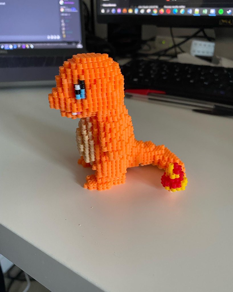 TPixarter's tweet photo. Second 3D beadwork in glue this time.
I have a certain preference for this system, much more rigid, and homogeneous in the visual. I'm starting to dream of making giant ones xD

#charmander #pokemon #pkm #artkal #artkalbeads #perlerbeads #pixelart #voxel #3dbead #diy #deco #fyp https://t.co/oaw1DNnaBo