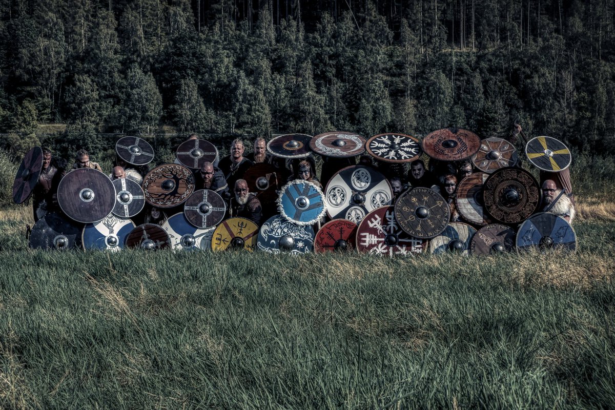 Ok_is_yokson's tweet photo. "Du darfst den Tod nicht fürchten. Wenn er kommt, umarme ihn als würdest du bei einer schönen Frau liegen"

#viking #vikings #warrior #nordic #norse #warriorspirit #warriormindset #valhalla #wolfofodin #odin #berserker #schildwall #schildwallharz #asgard #midgard #eivor https://t.co/kwVnWuZWSQ