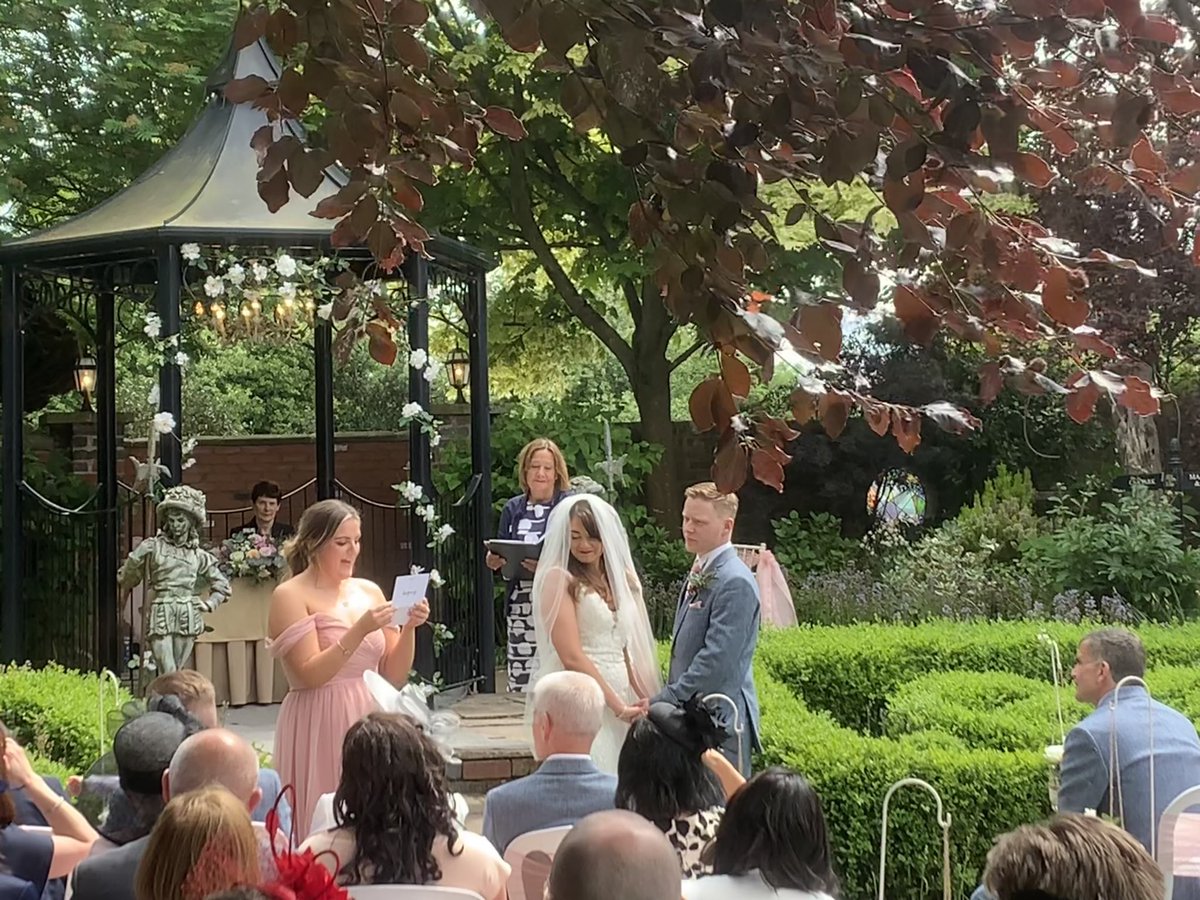 BlakelandsCH's tweet photo. Another fab day to finish the weekend, congrats Jess &amp; Rich on your wedding with us today. https://t.co/KkcpgKG1C5