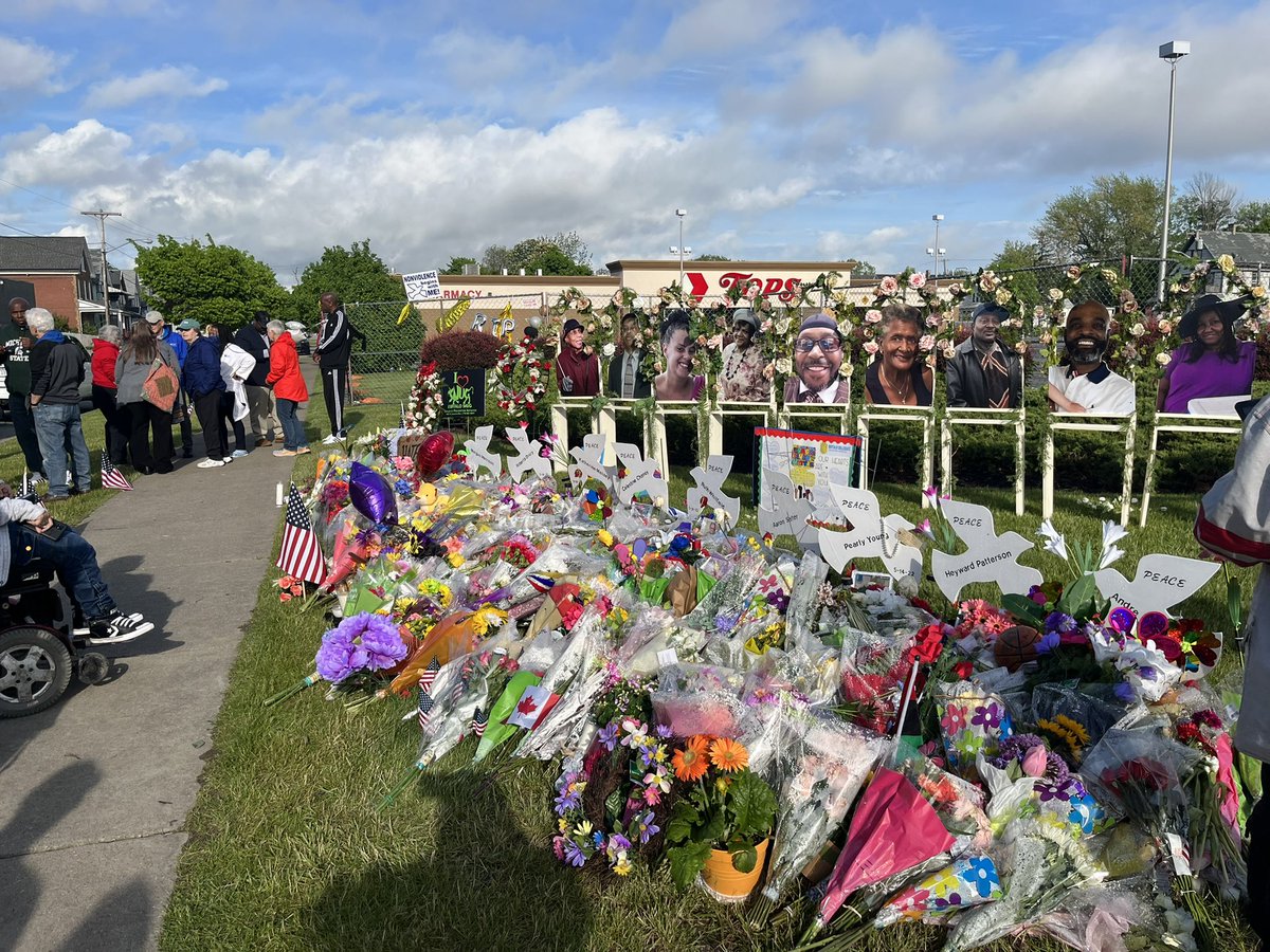 LizLewinTV's tweet photo. Buffalo your outpouring of love will continue even when lights and cameras stop shining…

I’m so proud to be from this city. We are here participating in a vigil along with many many others @WGRZ https://t.co/wh2FwCSNjj