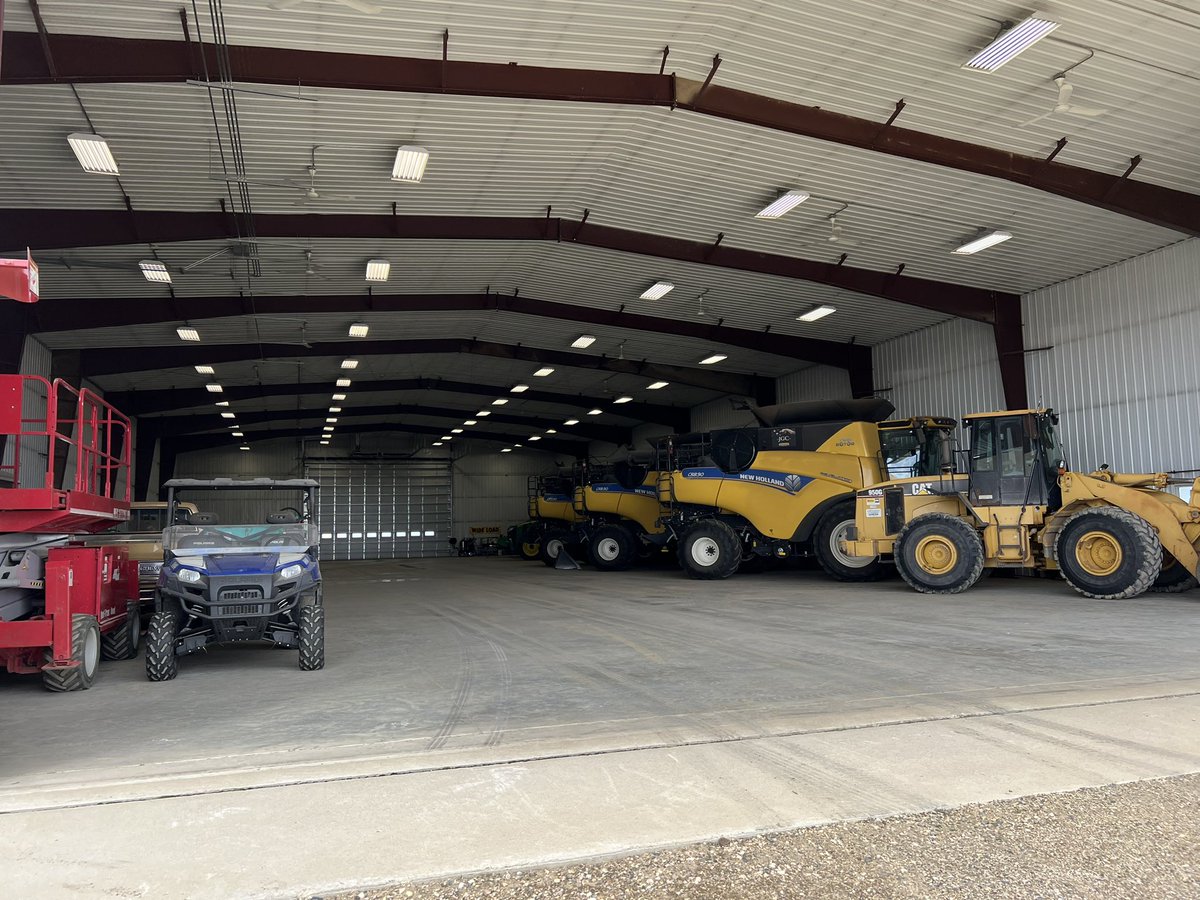 evan_meiers's tweet photo. Shed is getting empty…must mean works getting done….🤷‍♂️ https://t.co/UHCTqu9mWz