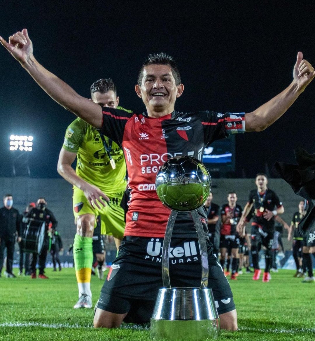 SabalerodeTW's tweet photo. 3 a 0 en una final? No ni idea https://t.co/IFu9TOxrfi