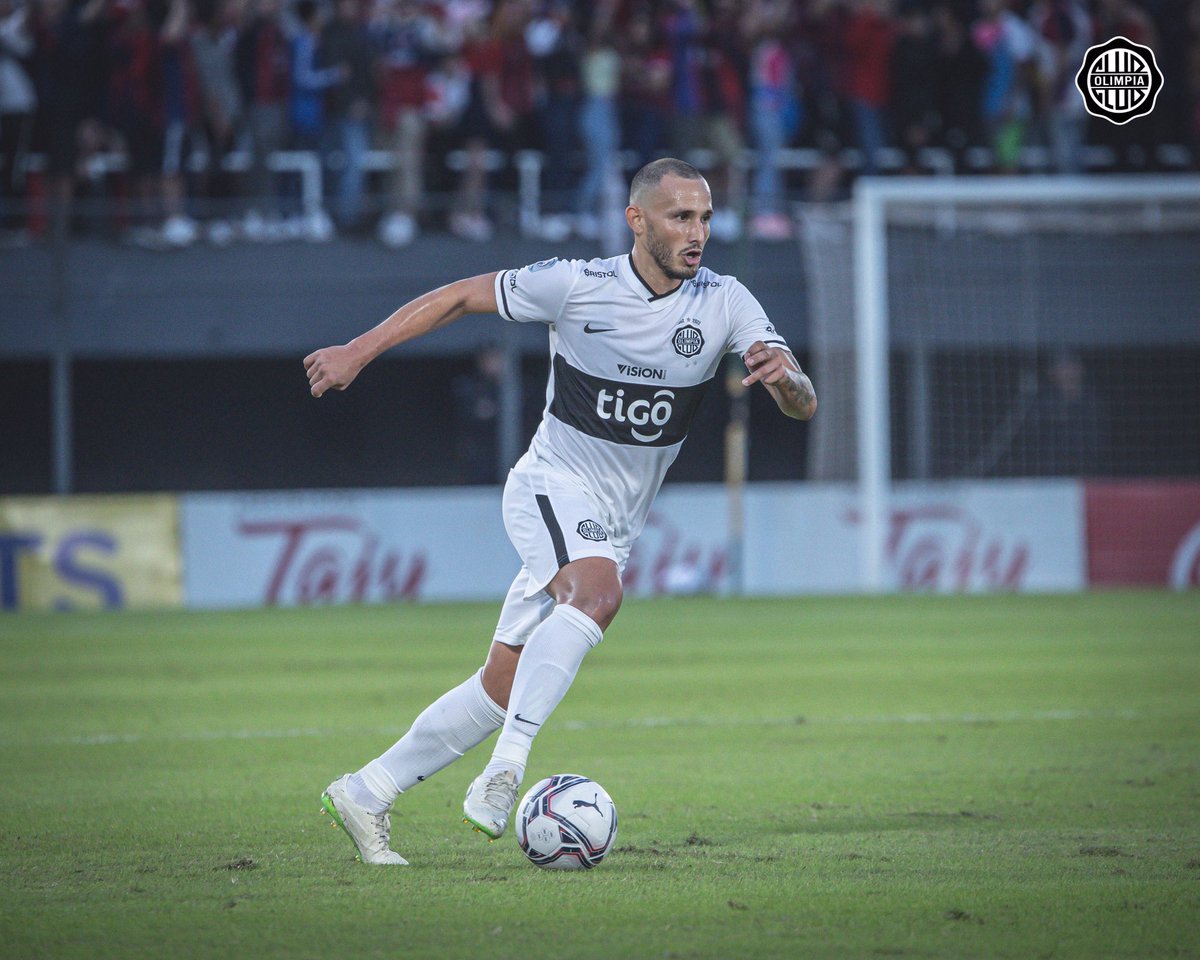 elClubOlimpia's tweet photo. 🔳 #OlimpiaLIVE | #Apertura2022

▪️ Final del partido | Fecha 17.

⚽️ #Olimpia 0-4 Cerro Porteño https://t.co/XC2r5jE79c