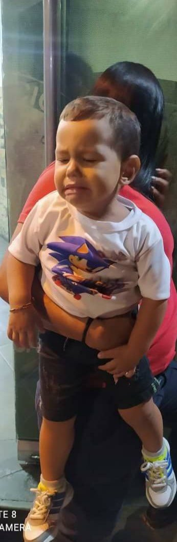 OscarPrz365's tweet image. A este Bebé lo dejaron abandonado en el farmatodo de la Candelaria, actualmente se encuentra en el DIP ,de la avenida Lecuna.