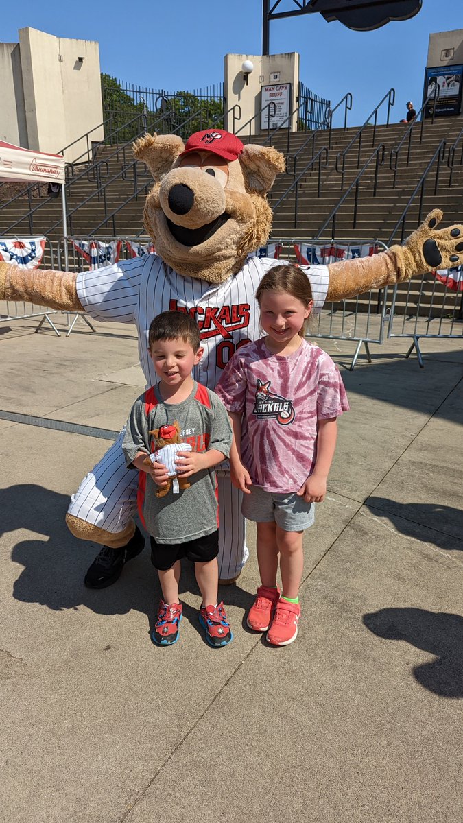 coreykronengold's tweet photo. @JackalsBaseball great to be back and see our buddies @daltonleecombs and Jack the Jackal again! Even got a bat from a Grizzly! Let's go Jackals! https://t.co/7XsLRliXKa