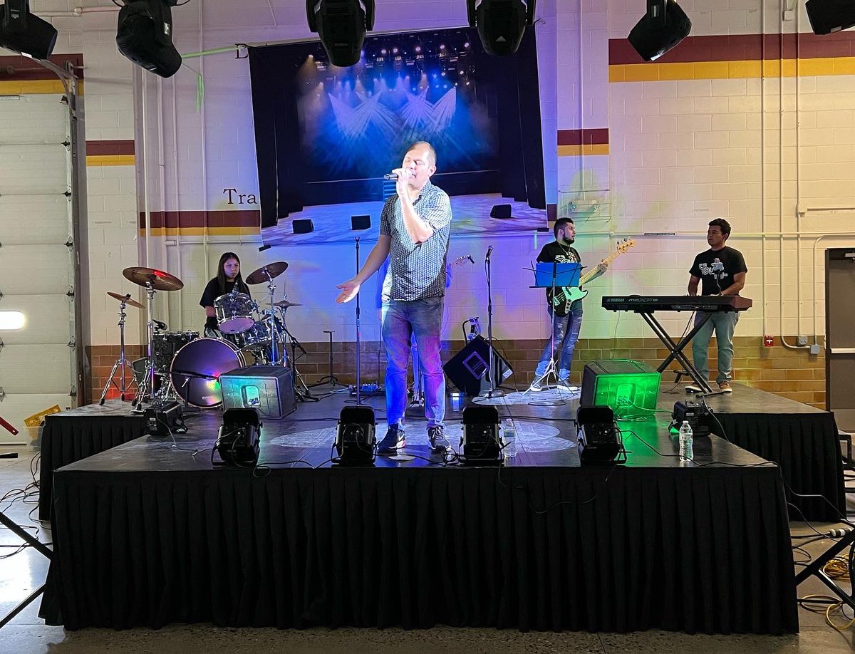 DannyDiaz100's tweet photo. Perry Iowa! #perry #iowa #concert #alabanza #adoracion https://t.co/r82EkQNy7Z