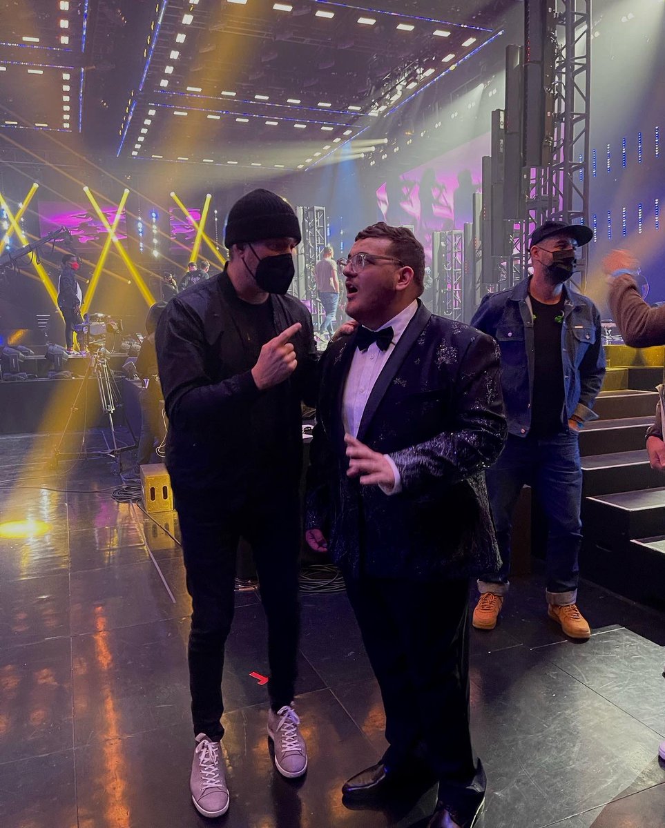 christiangsoul's tweet photo. Tonight is the #IdolFinale ! Join me and the rest of the top 10 for a night of ✨SPECTACULAR✨ performances. @AmericanIdol starts at 5p PT / 8p ET and you don't want to miss out on mg duet with @MichaelBuble and see us on the Idol stage for the last time this season!Love you all! https://t.co/IMWga0hEF3