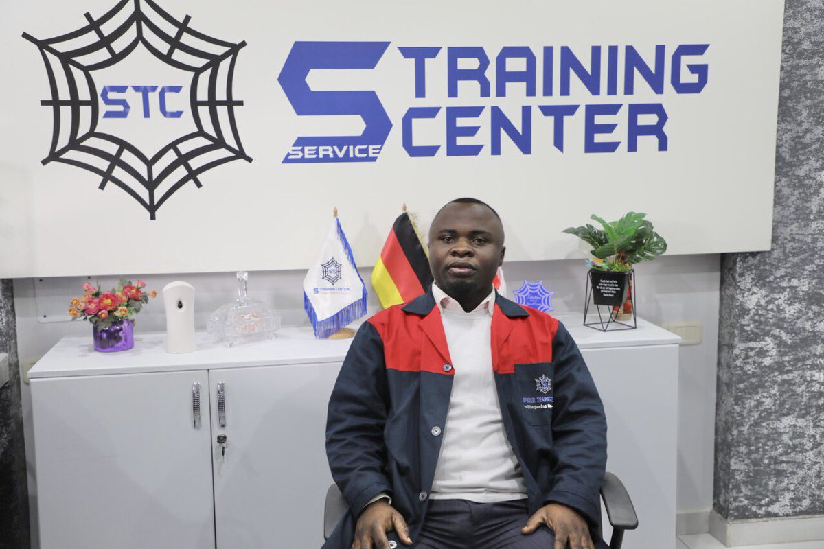 ATGROUP_SARLU's tweet image. Je suis de ceux qui croient que le congo 🇨🇩 sera développé par ses dignes fils…
L’homme est enfin chez lui.
Formateur technique et représentant STC, et BOSCH SERVICE désormais 
@central_sage @kakese_leon @jacksonmukunda @TshikuyaKayembe @flory_mapamboli @Andrick_bryan_