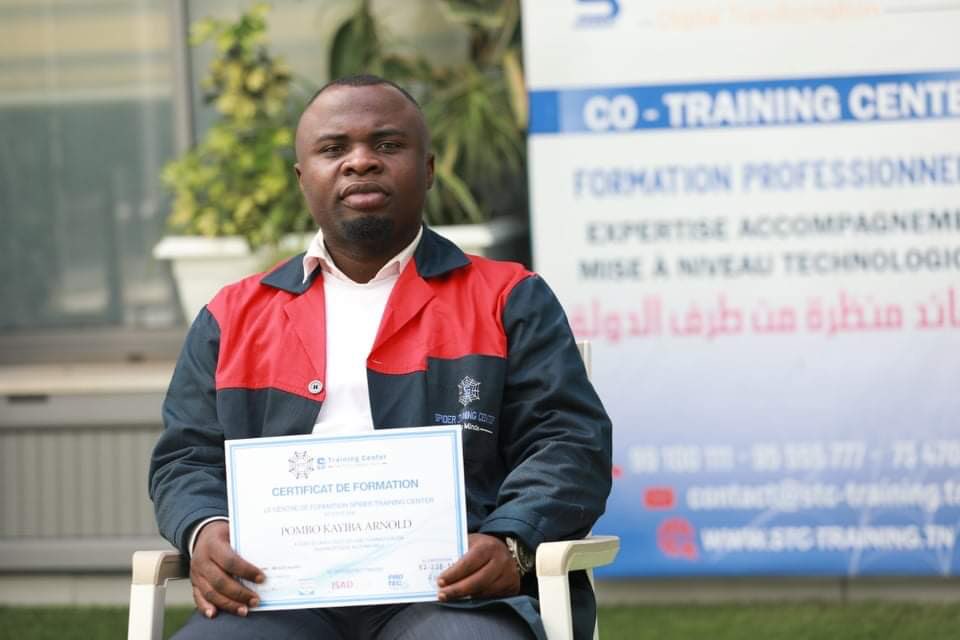 ATGROUP_SARLU's tweet image. Je suis de ceux qui croient que le congo 🇨🇩 sera développé par ses dignes fils…
L’homme est enfin chez lui.
Formateur technique et représentant STC, et BOSCH SERVICE désormais 
@central_sage @kakese_leon @jacksonmukunda @TshikuyaKayembe @flory_mapamboli @Andrick_bryan_