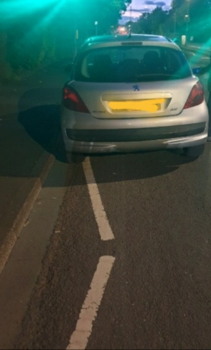 LancsRoadPolice's tweet photo. Vehicle seen stopped on zigzags.  Driver at first said they stopped to check their lights,  then said they were delivering takeaway food but unfortunately they didn't appear to be correctly insured.   Driver reported for offences.  #T2TacOps #CheckYourInsurance https://t.co/VWk8IXS9wn