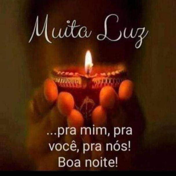 Vou ali conversar com Deus. Não vou pedir nada. Vou só fechar os olhos e dizer a Ele como estou me sentindo. Ele sabe. Ele sente. Deixo em Suas mãos meu anoitecer e que Ele nos permita um amanhecer suave e tranquilo…
Boa Noite a tds!!!
