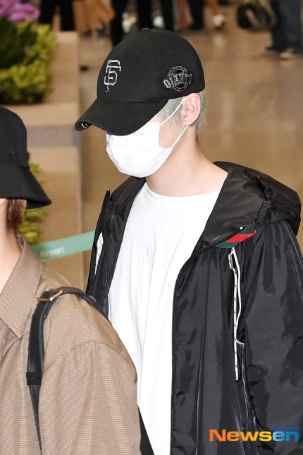 nctyzenbase's tweet photo. [PRESS] 220523 #NCTDREAM telah sampai di ICN Airport, Korea selatan 🛬💚

#CHENLE 🐬
#NCT @NCTsmtown_DREAM
@nctyzenbase @nctyzenbase_ 🐰 https://t.co/QE6XKFMapb