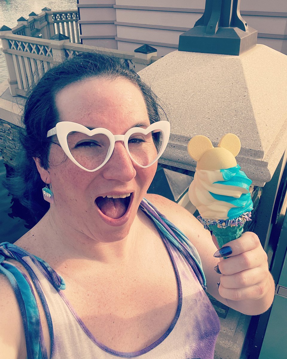 First day at Disney was a casual time at Disney Springs! Loved the cookie dough and lemon dole whip! 🥰💙 https://t.co/xFCqyWDsG9
