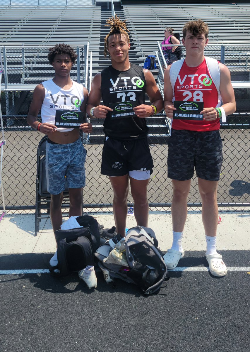 Langston_w34's tweet photo. Had a great time competing today with @domingomeade571 @BlakeMoore_11 at @VTOSPORTS Elite 100. Honored to be recognized as Top 5 in my position and invited to the All-American Challenge. @bdtigerfootball @coach_white https://t.co/Xs4USASeS6