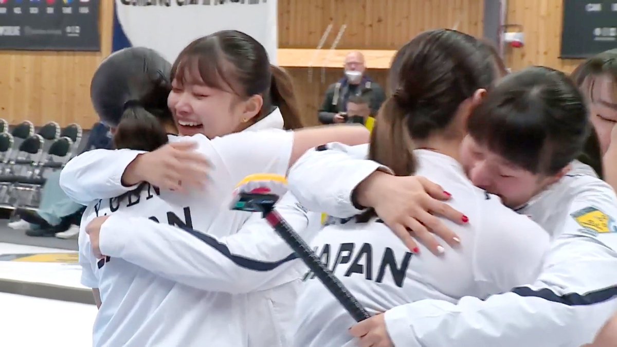 yuki32curl's tweet photo. #WJCC2022 #Curling #カーリング #カーリング沼 #SC軽井沢クラブJr

世界一になったSC軽井沢クラブJrの喜び方を時系列順に並べてみた。

何という美しいカーリング精神。

本当に、本当におめでとう。 https://t.co/GimUIU4HBq
