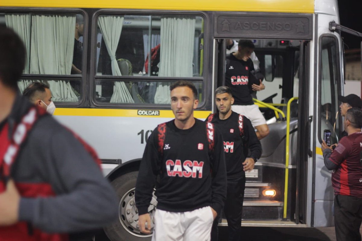 CASMOficial's tweet photo. 🔴⚪️ #PrimeraNacional

¡Llegó el Santo! 🇦🇹

El conjunto dirigido por Pablo De Muner ya se encuentra en La Ciudadela para el duelo con @TSuarezOficial.

⚽️ #VamosCiudadela https://t.co/QlKjU8Fy5p