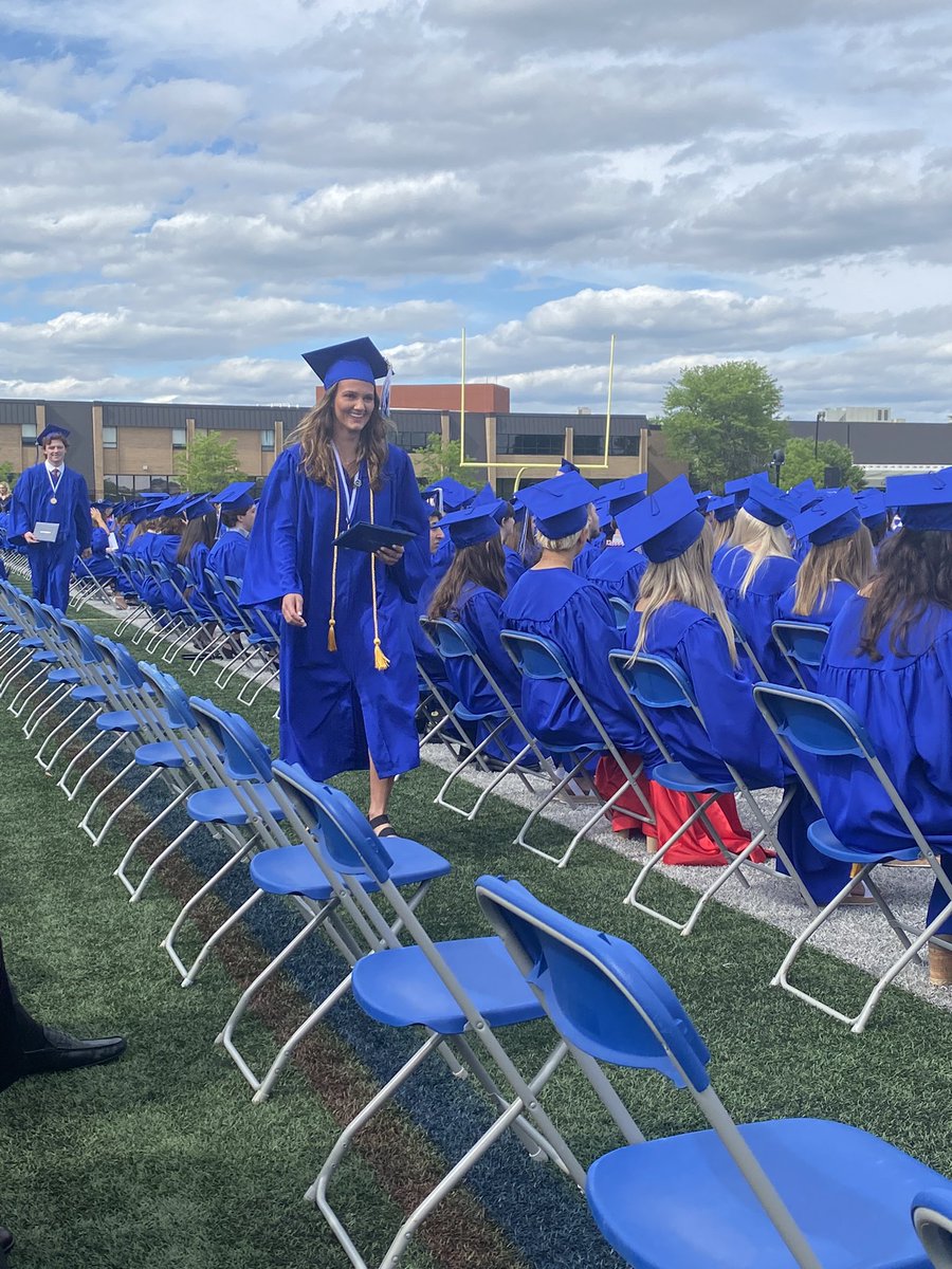 Gabriela_D128's tweet photo. Congratulations @karlee_walsh! I’m so proud of you and so happy to have been your Spanish teacher. Thank you for being you, always so kind and eager to learn. I will miss you! ¡Eres absolutamente fantástica! https://t.co/Ymg0kWg3yW