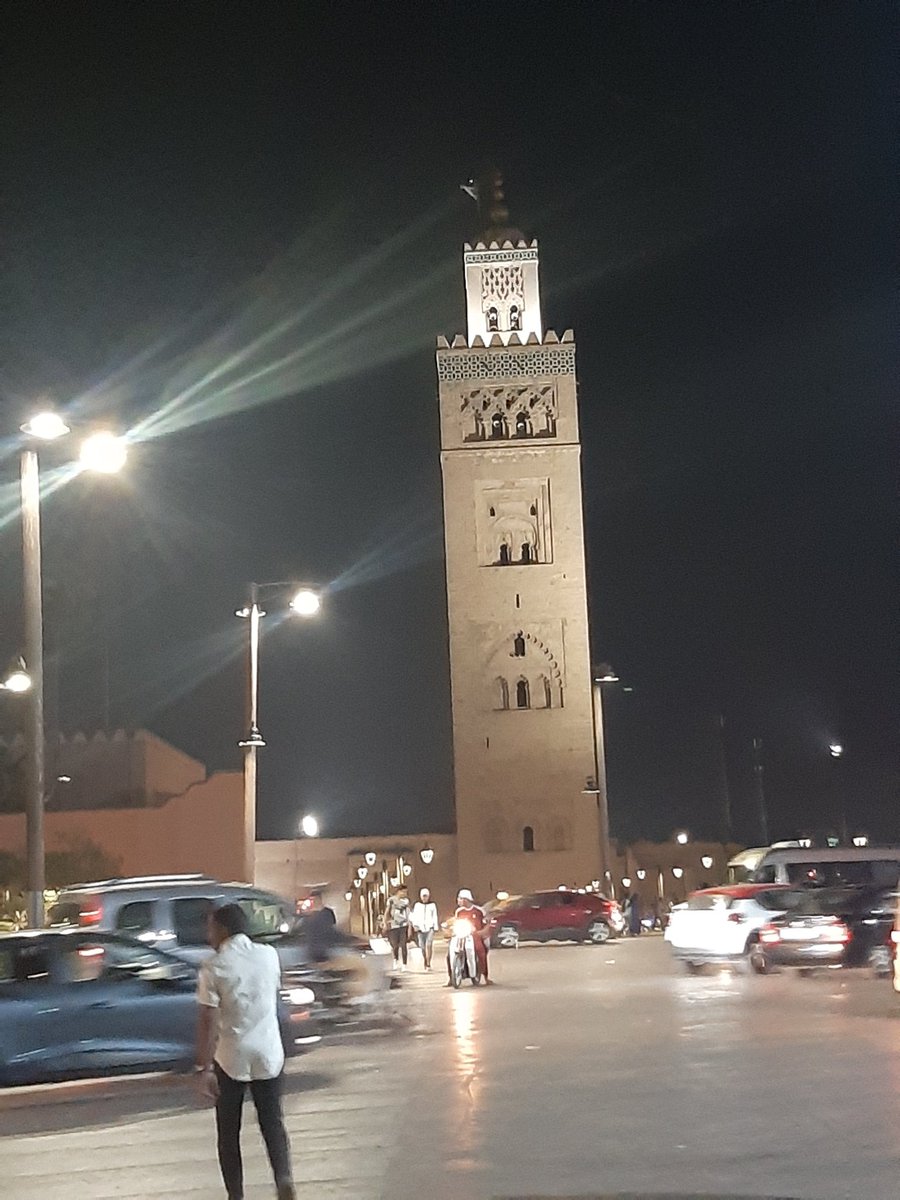 #Koutoubia, the twin sister of the Giralda tower in Seville. What do you think <a href="/julipool/">Julio Diego Barrado (he/him)</a> <a href="/amarfil3/">Álvaro Marfil</a> <a href="/AlbaSFDC/">Alba Rivas</a> ? #Morocco