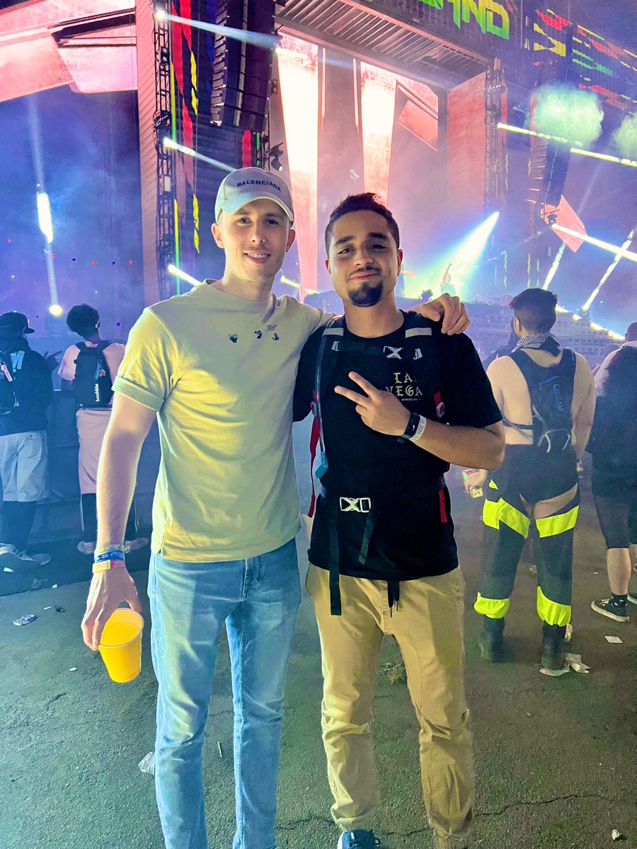 lvladier's tweet photo. Just me and @Dsturbnl chilling for the @RdclRedemption set ๐ฅ๐ #raw #rawstyle #EDCLV2022 #EDC #dsturb #radicalredemption https://t.co/HfRdTuza9p