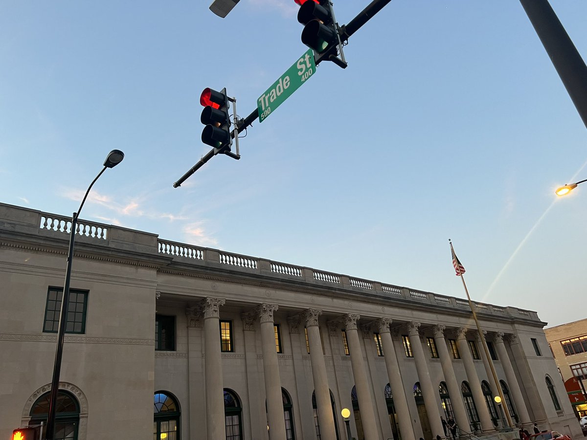 aagordonphotos's tweet image. Friday’s prom shoot at the botanical gardens and downtown was a success. Portraits coming soon. #photography #photographer #promshoot #amazingaagphotography #winstonsalem #nc