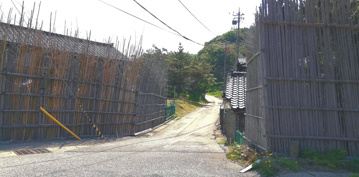 _bikersbrain_'s tweet photo. #2022SSTR
無事完走、帰宅しました。
ゴール翌日 赤神まで行って
・トトロ岩や
・機具岩(能登、夫婦岩)を見てきました。
・冬の厳しさを物語るタケ囲い?や
・五穀豊穣のご利益がありそうな神社が
ステキに見えました。
その1 https://t.co/VktBpSSYkT