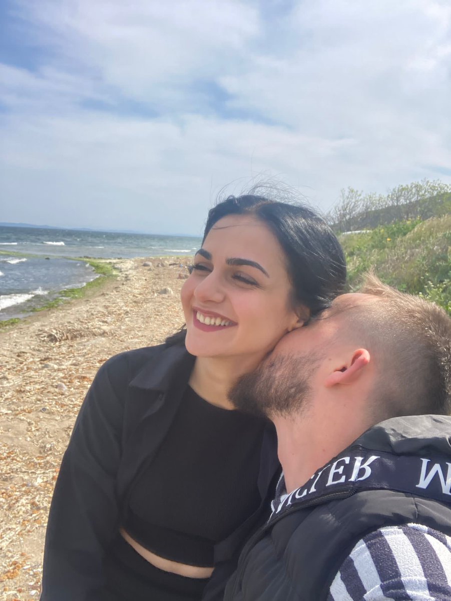 Tükeniyor her bi kelimem dokununca pamuk gibi tenine 💙