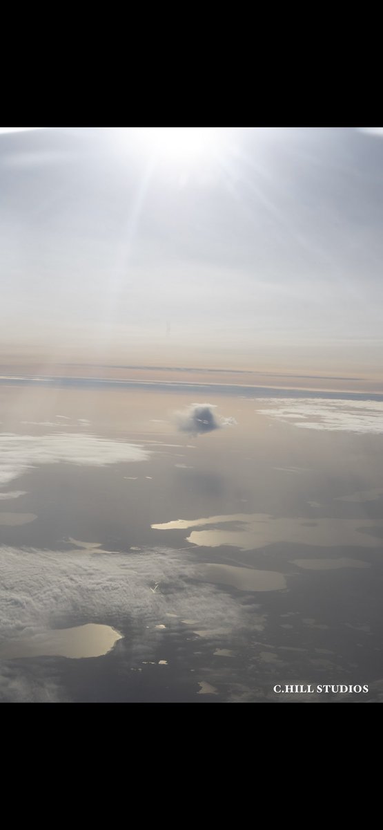 _chillstudios's tweet photo. #SKYRIDE #SKYVIEW #SUN #CLOUDS #LIGHT #ALTITUDE #EARTH #PLANETEARTH 

#CHILLMOMENTS 

#CHILLSTUDIOS [#FILM | #MUSIC | #DESIGN] https://t.co/VkkldDK4C2