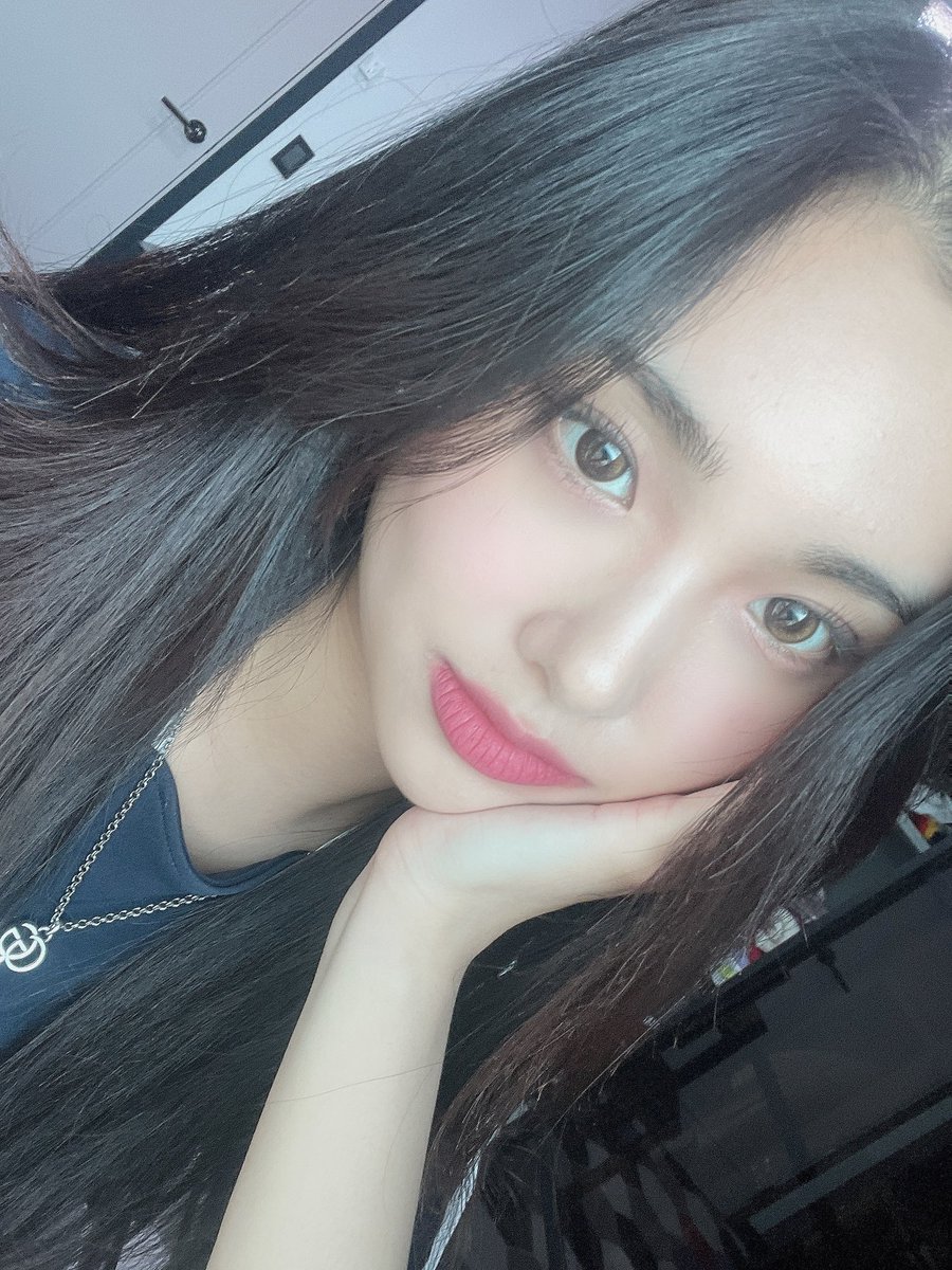 PortalAlSHA's tweet photo. Aisha atualizou o fancafe: 

 “O que você está fazendo ~
Pessoal o que vocês estão fazendo!” https://t.co/Vrf9MnZImX