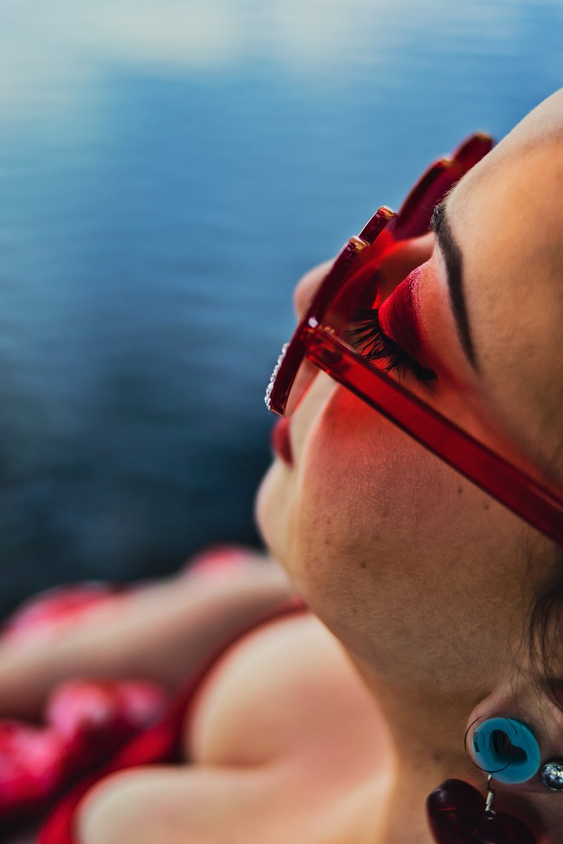 Mo_Mouse82's tweet photo. The one. #theone #itpic #red #model #pond #nature #brows #Glasses #iwantit #doingit #lips #boobs #plugs #sweet #Spicy #bbw https://t.co/rKFPUHcUmB