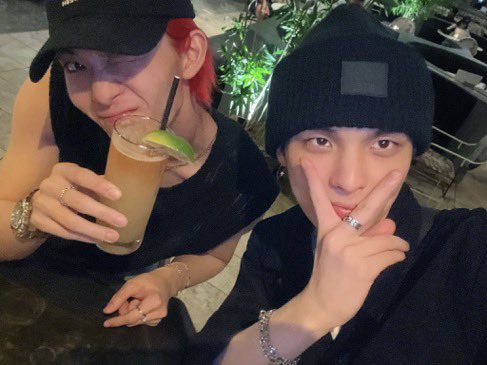 tomatoshyshy's tweet photo. ok LAST one. a little gonbae moment with my @troublemaeker
#cix #fsd #FixSelcaDay #gonbae #BAEJINYOUNG #BYOUNGGON #BX #fix https://t.co/oAqaAMlmYq