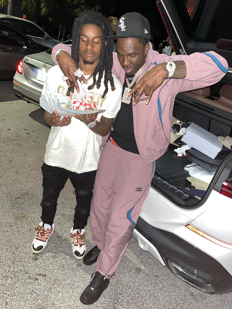FCGHEEM's tweet photo. Swear That Pain Get So Tough
All In All, Feel Like I'm Running Out Of Luck Can't Make Them Happy, They'll Laugh If I Give Up #ShallowsideBaby #FreeCoop #FreeQuez https://t.co/8Qpf6dmuz8