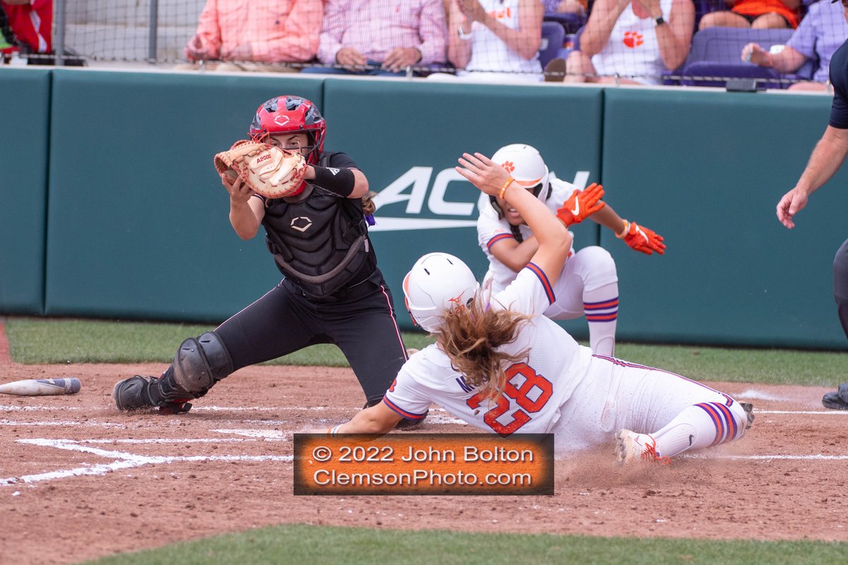 Clemson_Photo's tweet photo. See this Instagram post by @clemsonphoto https://t.co/oVNGGJg2yY https://t.co/DexodYoXn7