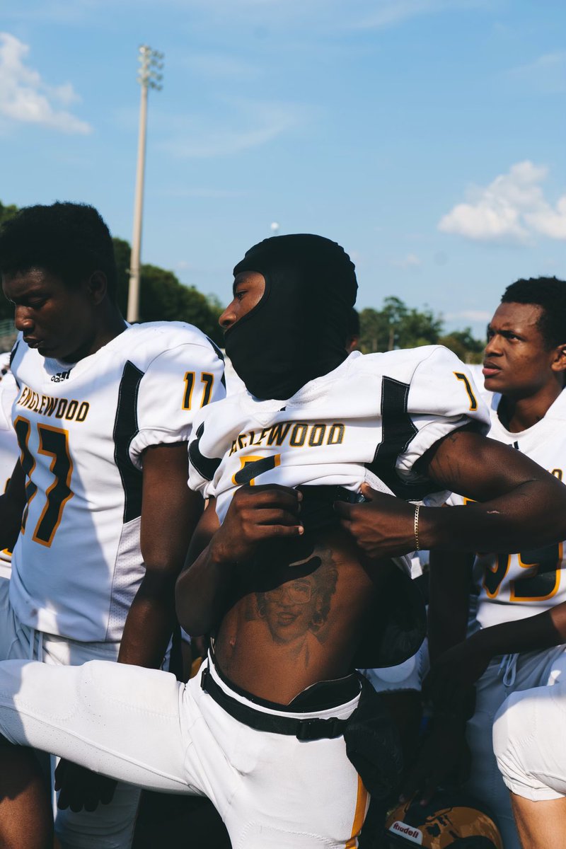 And they ask me who I do it for. LongLive my grandma❤️! <a href="/enhancesports15/">enhancesportstrainin</a> <a href="/EnglewoodFTBL/">Englewood Football</a> #3154l